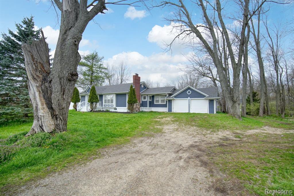 5035 CENTER Road, Linden, MI 48451 — front exterior
