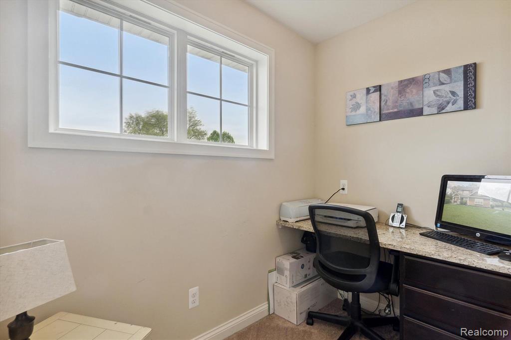 8378 MEADOW CREEK Lane, Pinckney, MI 48169 — Photo 15