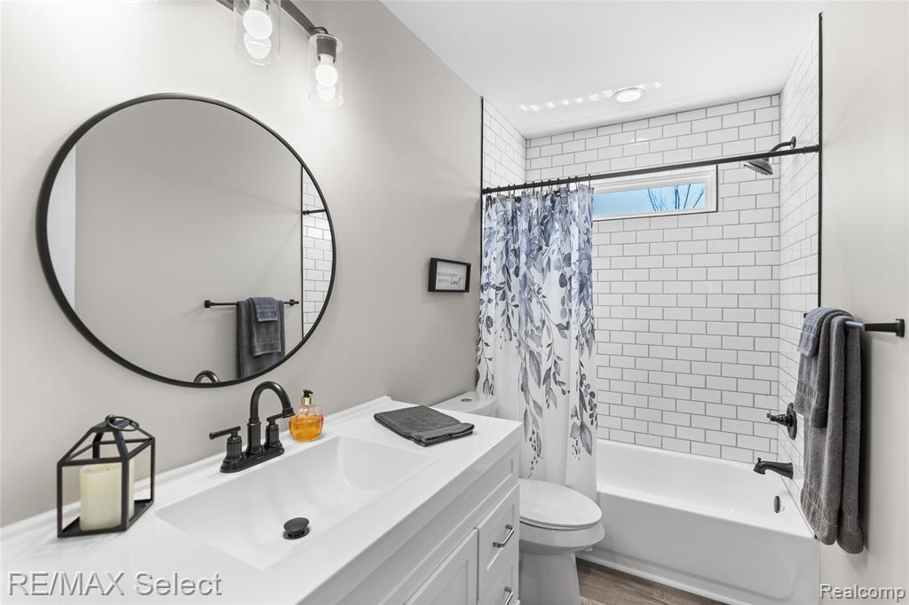 8235 Linden Road, Swartz Creek, MI 48473 — Photo 38
