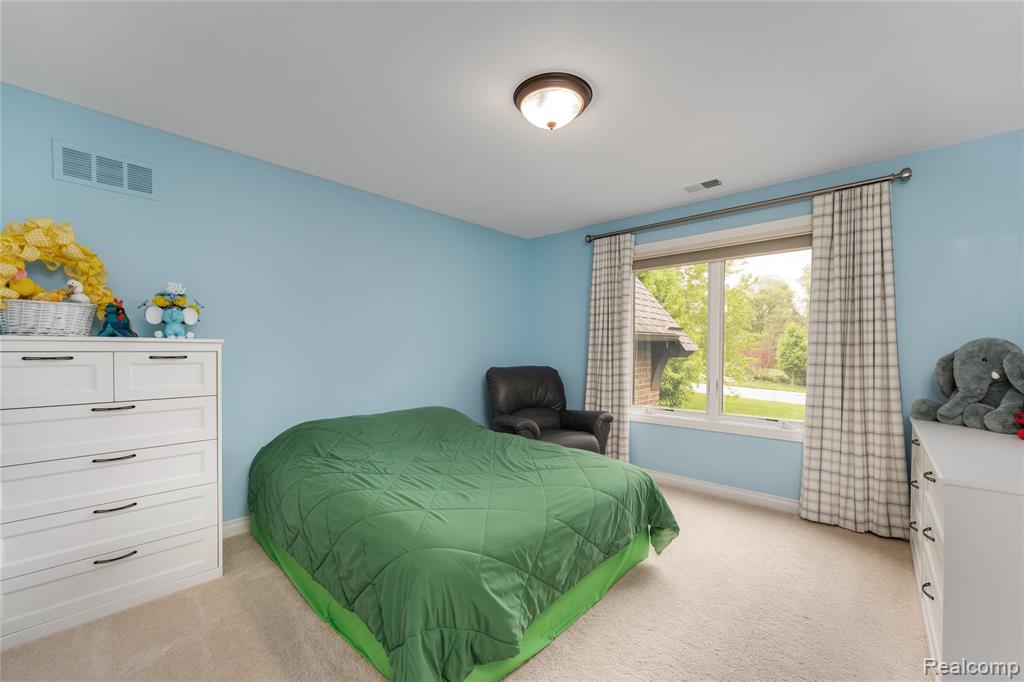 2761 Plum Creek Drive, Oakland, MI — Photo 21