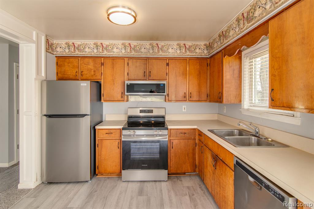 707 W COMMERCE Road, Commerce Twp, MI 48382 — Photo 6