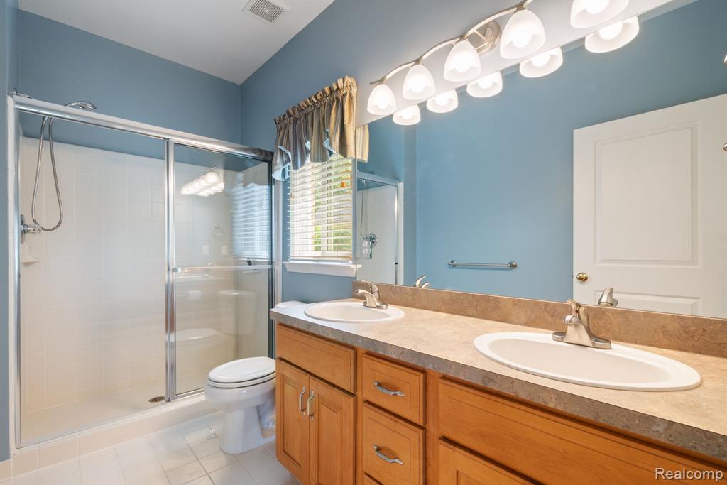 40658 Saint Louis Drive, Clinton Twp, MI 48038 — Photo 45
