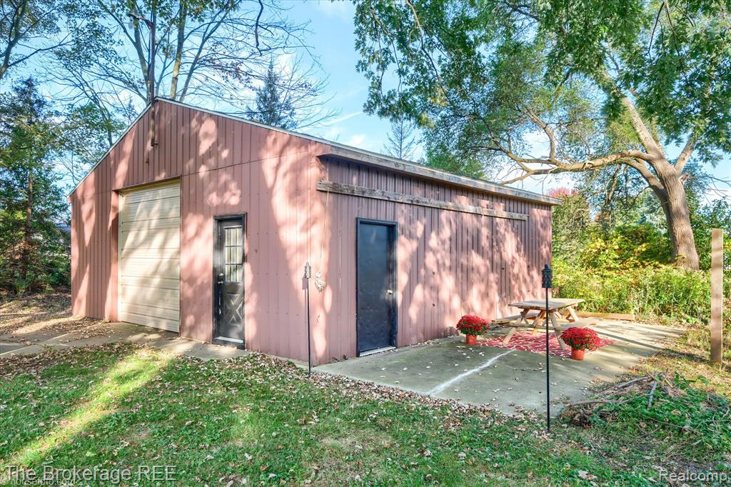 9223 Lapeer Road, Davison, MI 48423 — Photo 8