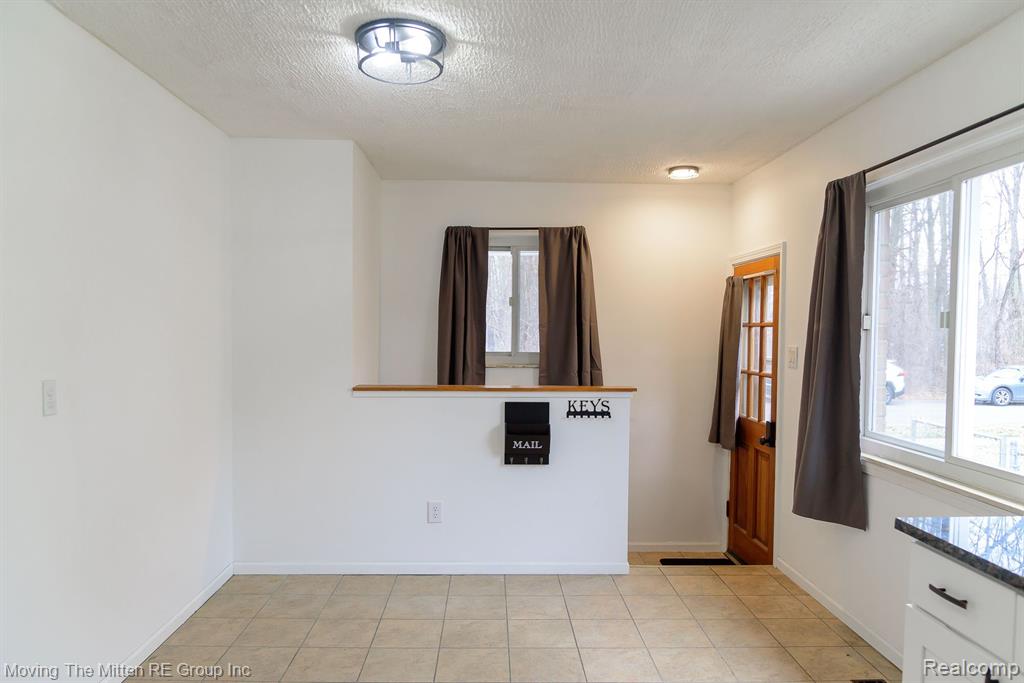 6061 N DOWLING Street, Westland, MI — Photo 11