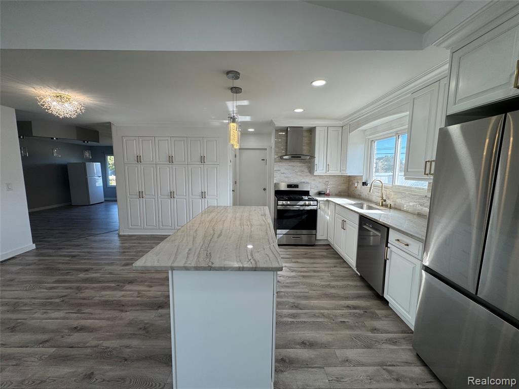 43005 FREEPORT Drive, Sterling Heights, MI 48313 — Photo 7