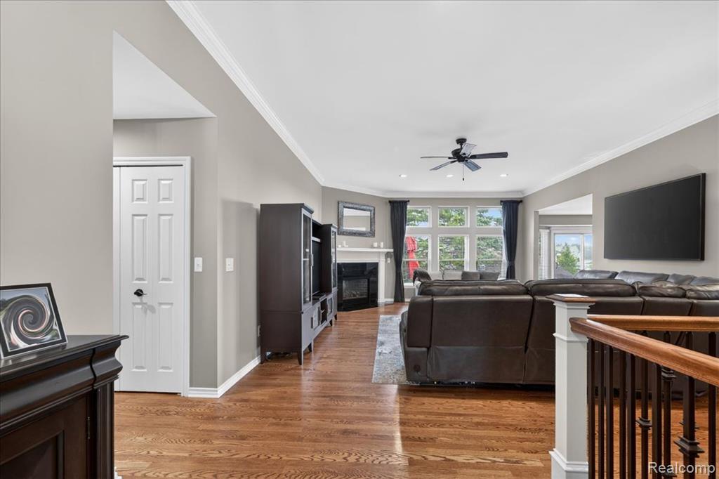 20196 Huron Drive, Clinton Twp, MI 48038 — Photo 10