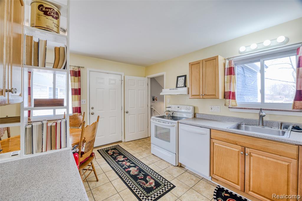 41890 E Ann Arbor Trail, Plymouth, MI 48170 — Photo 14