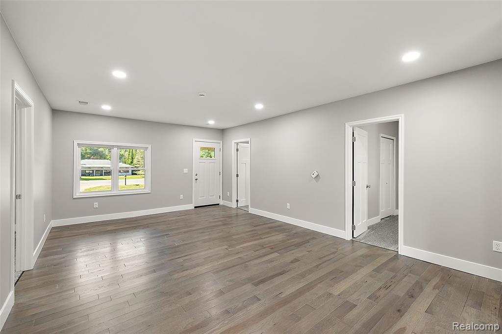 5771 Gratiot Avenue, St. Clair, MI 48079 — Photo 34