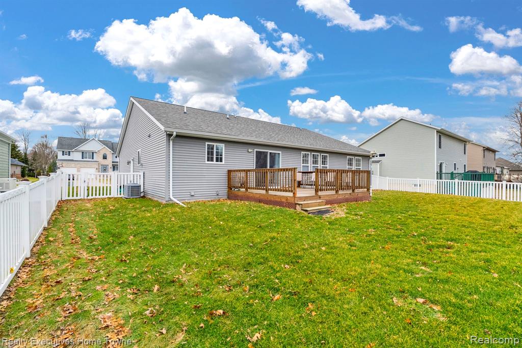 4080 Lancaster Drive, Fort Gratiot, MI 48059 — Photo 36