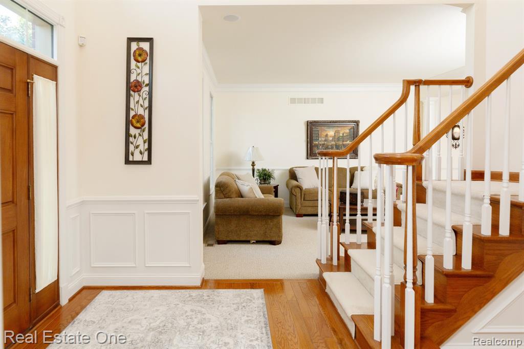 3755 S Century Oak Circle, Oakland, MI — Photo 5
