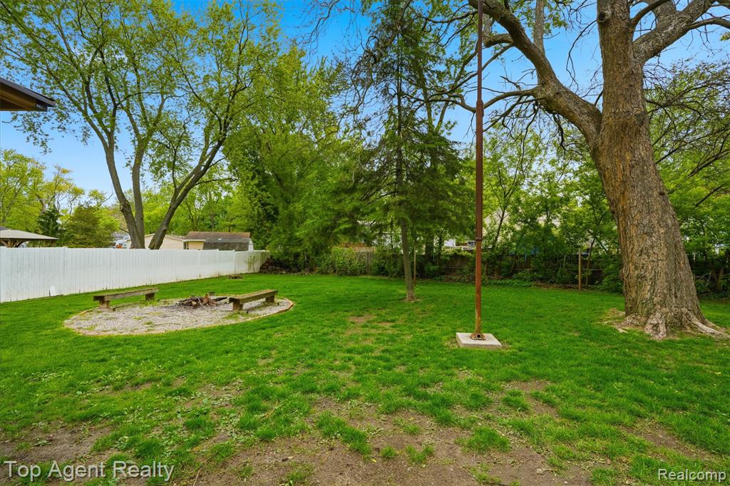 7048 Lapham, Waterford, MI 48329 — Photo 31
