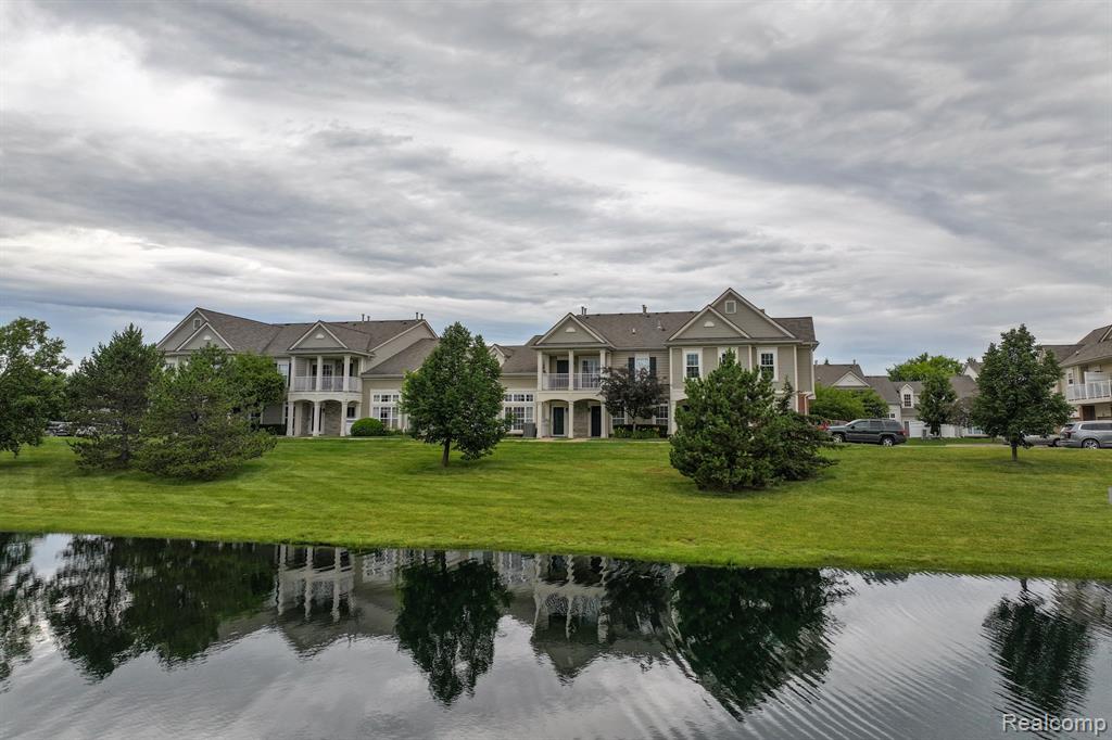 4109 ADDINGTON Drive, Commerce Twp, MI 48390 — Photo 4