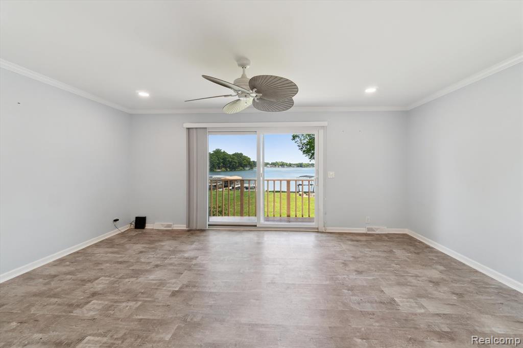 7262 Hatchery Road, Waterford, MI 48327 — Photo 9