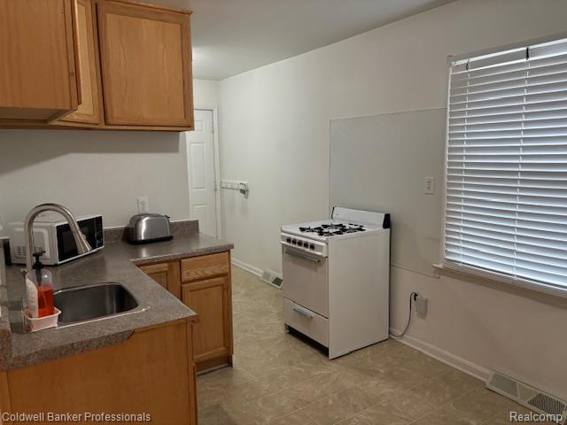 4443 16 th Street, Wyandotte, MI 48192 — Photo 3