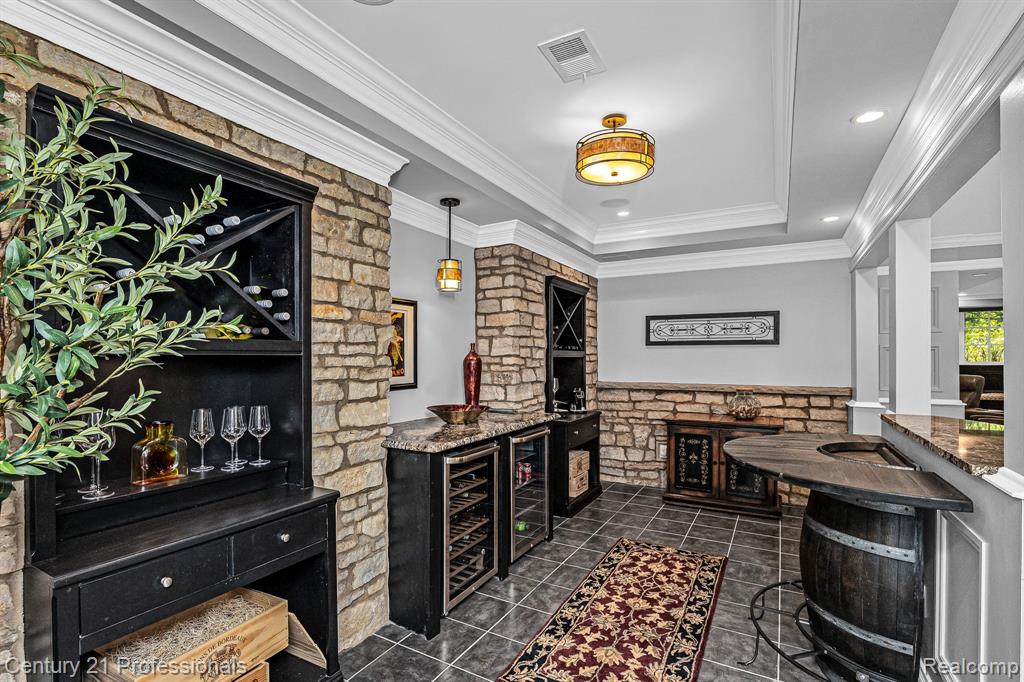 8242 Pine Hollow Court, Grand Blanc, MI 48439 — Photo 46