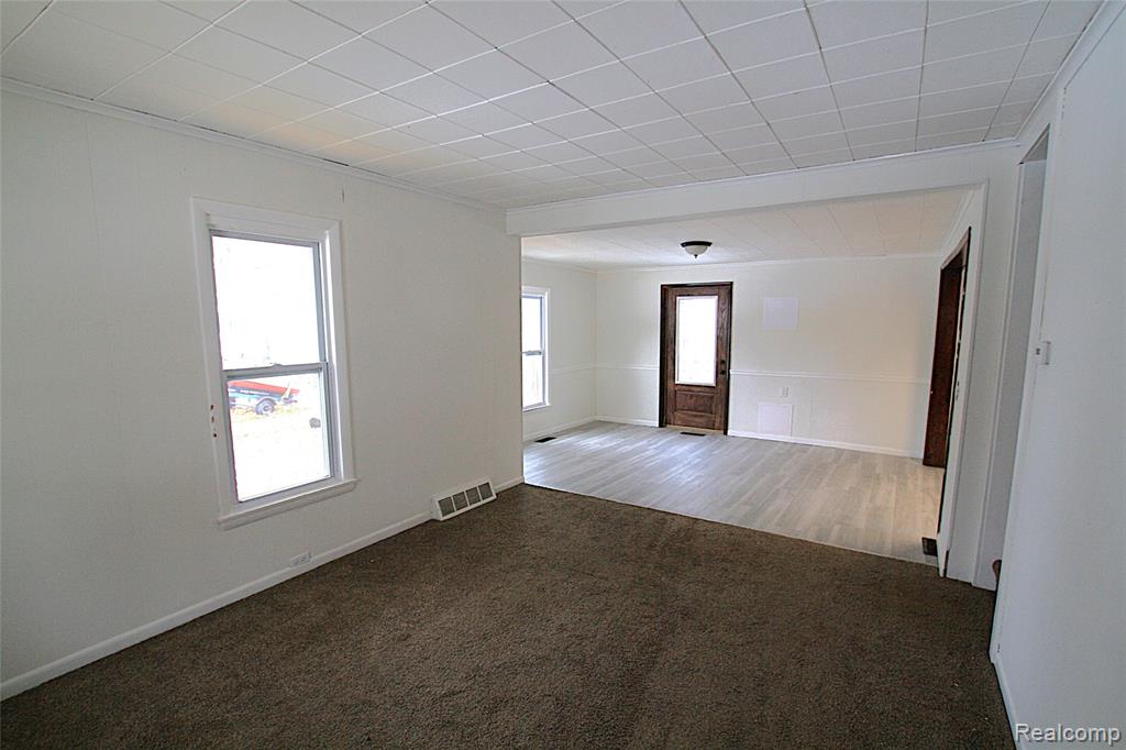 703 Queen Street, Owosso, MI 48867 — Photo 8
