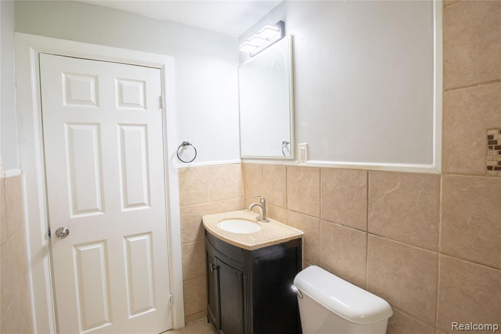 39751 Sylvia Street, Harrison Township, MI — Photo 13