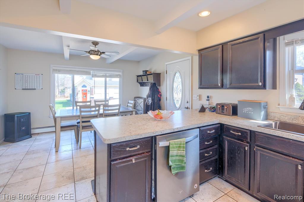 11854 Walter Street, Mount Morris, MI 48458 — Photo 9