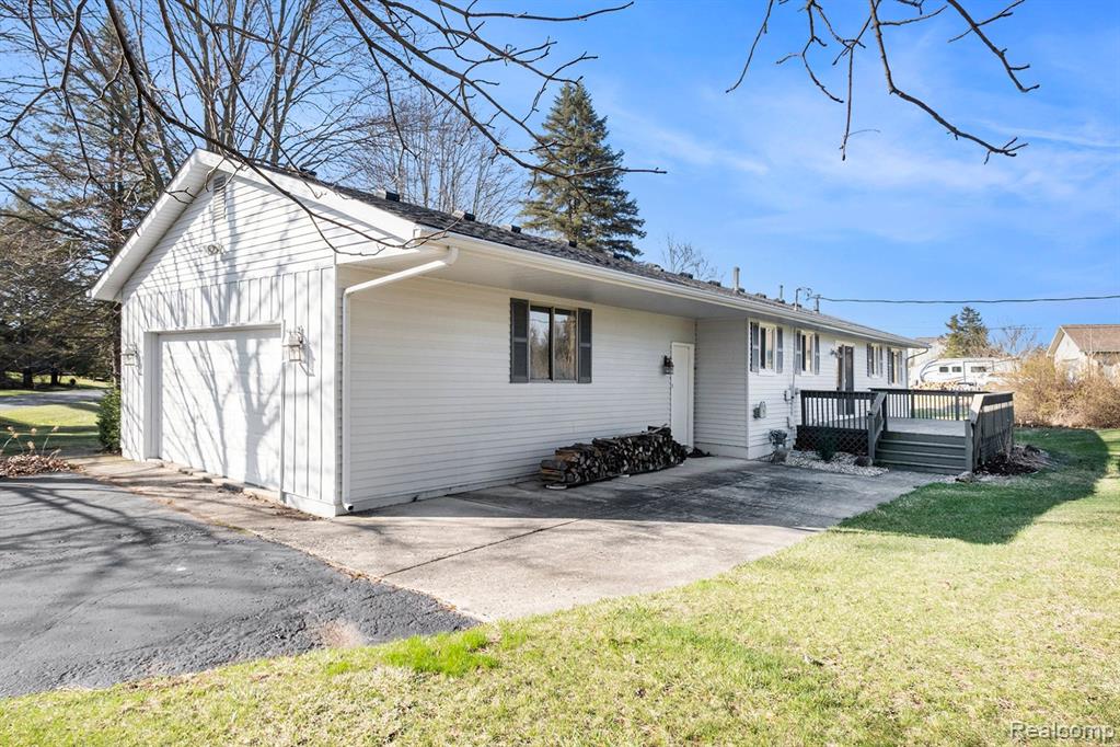 9170 ROBERT BURKE Drive, Brighton, MI 48116 — Photo 4