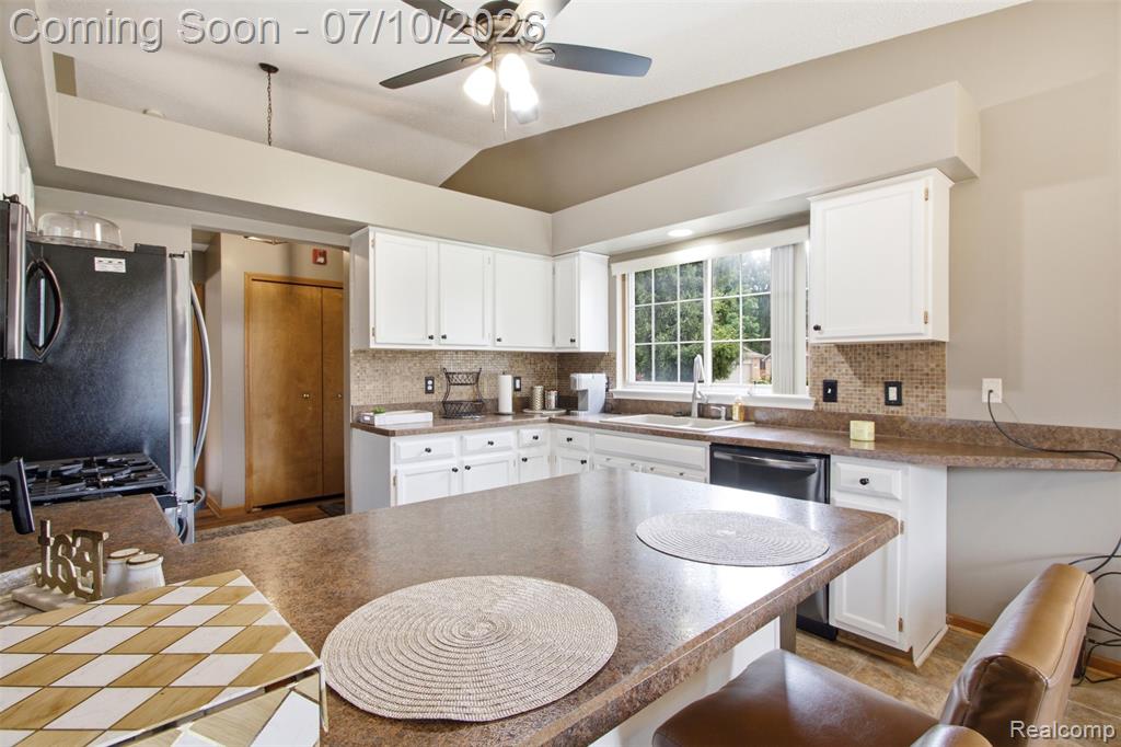 2223 Fairway Circle, Canton, MI 48188 — Photo 10