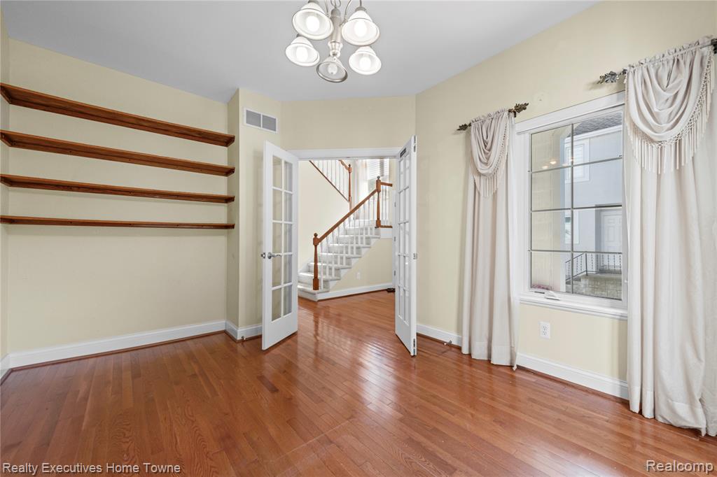 5802 Lakeshore Road, Fort Gratiot, MI 48059 — Photo 24