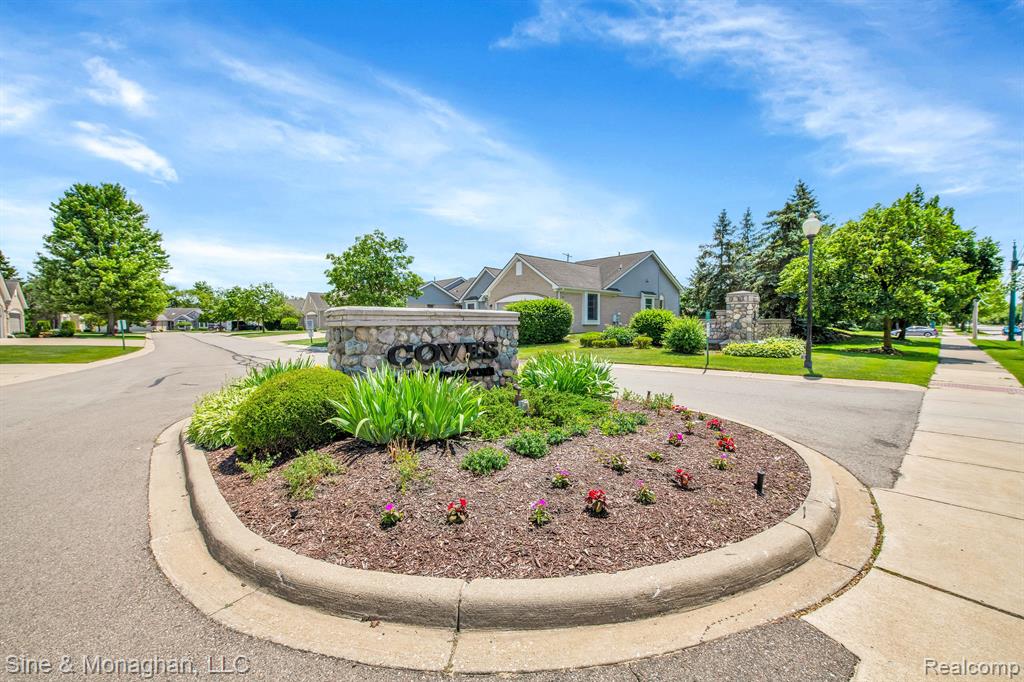 41856 RIVERWOOD Court, Canton, MI 48187 — Photo 30