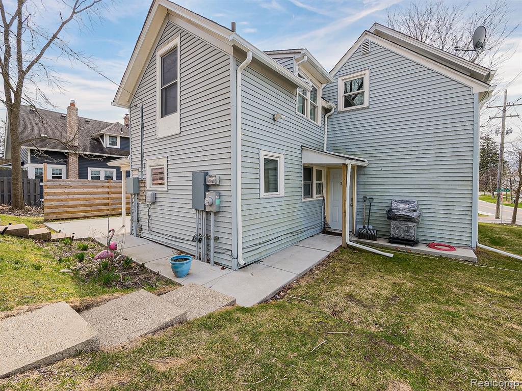 654 HICKORY unit 3 Street, Milford, MI 48381 — Photo 18