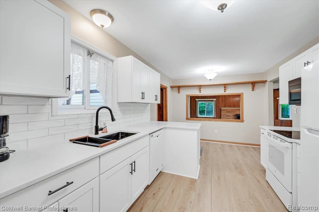 470 Oak Grove Drive, Lake Orion, MI 48362 — Photo 17