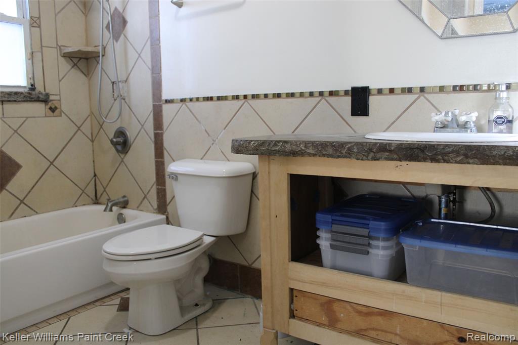 4206 N Linden Road, Flint, MI 48504 — Photo 6