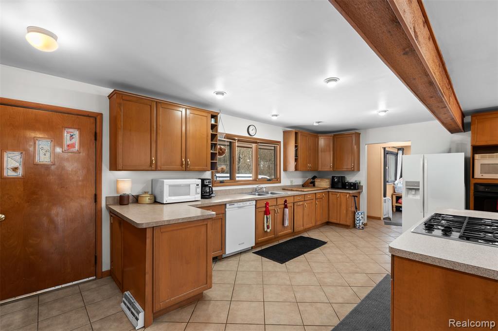 9130 Bayfield Lane, Brighton, MI 48116 — Photo 9