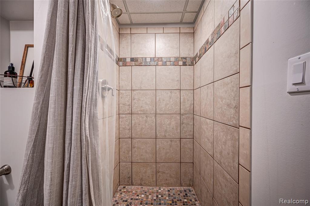 6200 Overlook, Clarkston, MI — Photo 36