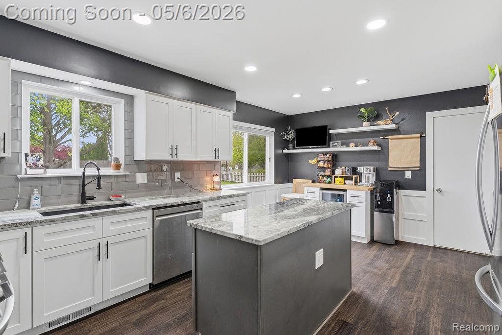 2049 E Hill Road, Grand Blanc, MI 48439 — Photo 17
