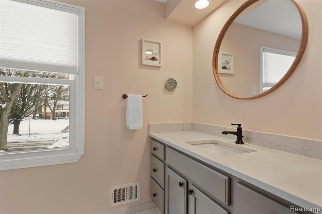 4414 BRANDYWYNE Drive, Troy, MI 48098 — Photo 22