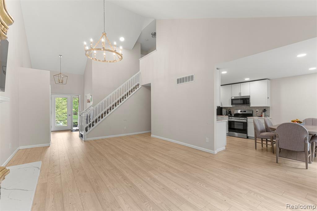 7978 Hoffman Drive, Waterford, MI 48327 — Photo 14