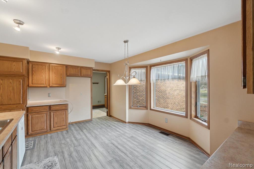 9400 ENGLISHMAN Drive, Fenton, MI 48430 — Photo 9
