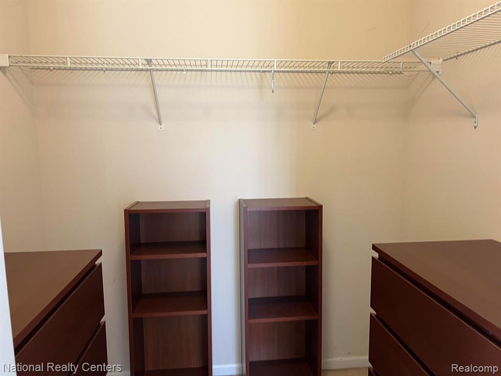 41876 YEATS Drive, Novi, MI — Photo 17