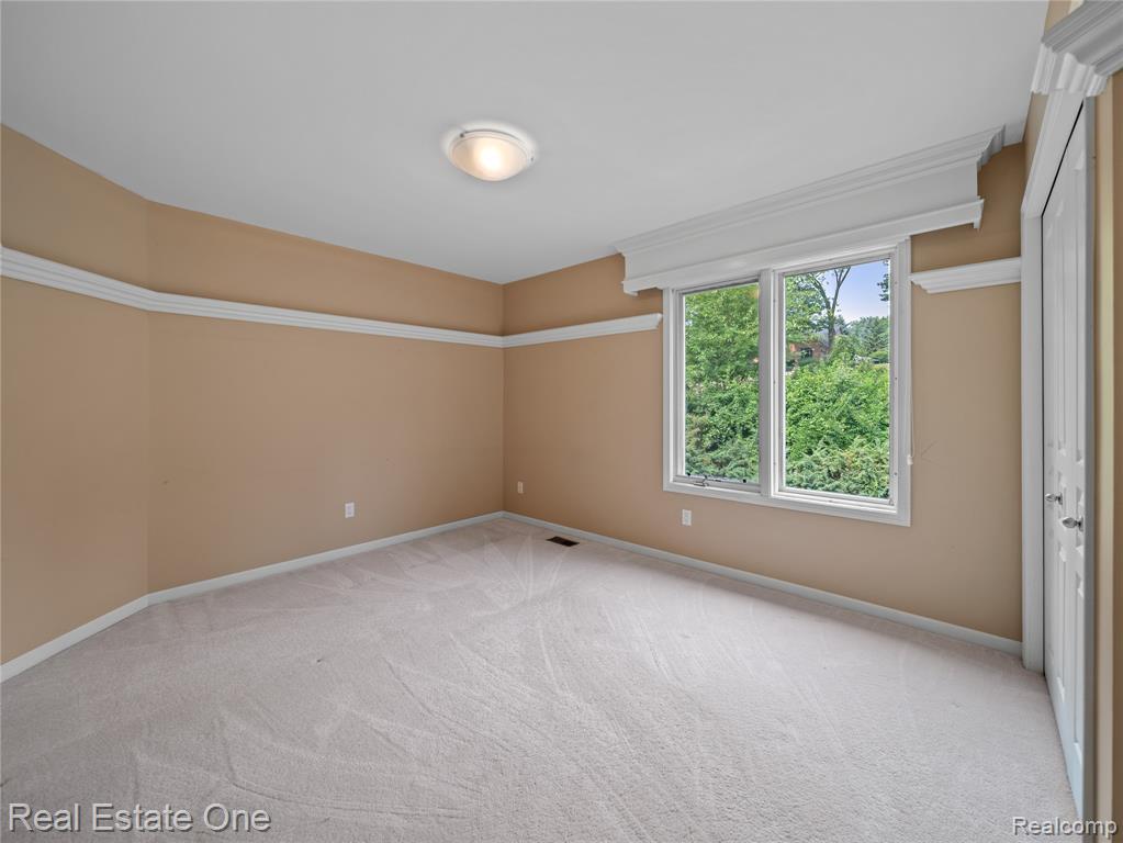5471 Parkside Drive, Brighton, MI 48114 — Photo 20