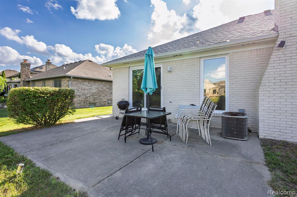 52448 Cedar Mill Drive, Macomb, MI 48042 — Photo 43