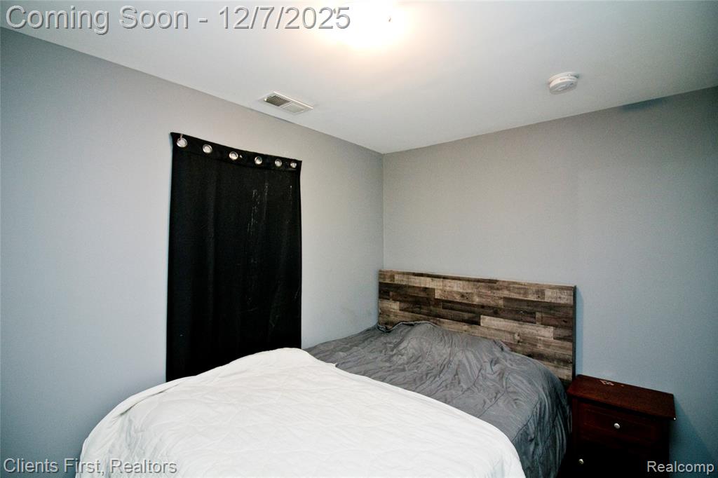 5654 Bedford Street, Dearborn Heights, MI 48125 — Photo 13