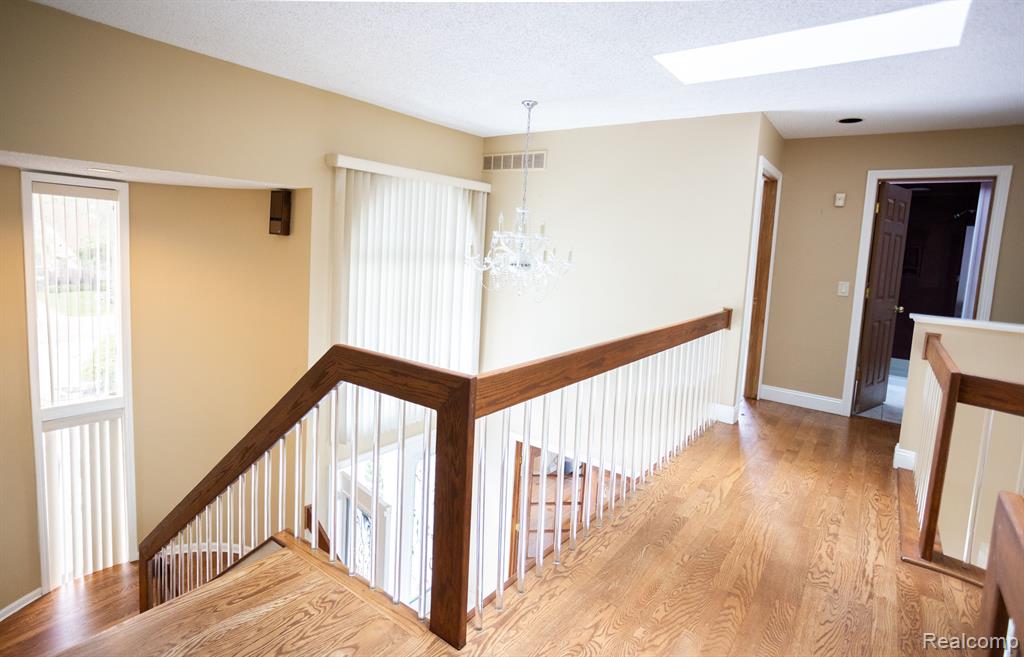 5881 NANEVA, West Bloomfield, MI — Photo 31