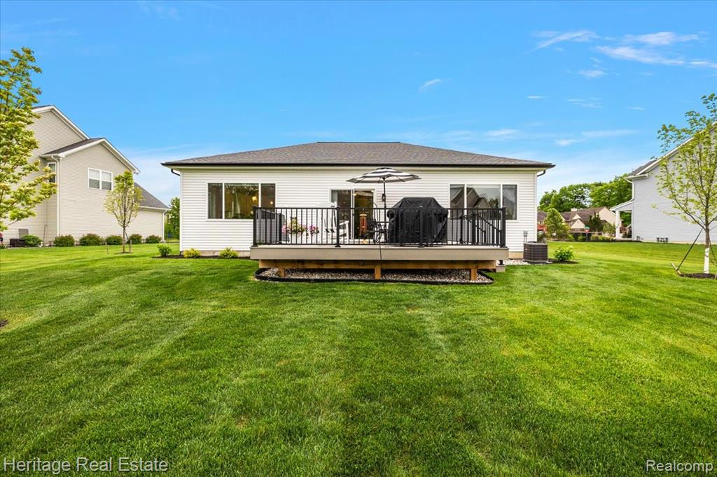 6231 Leighland Drive, Grand Blanc, MI 48439 — Photo 26