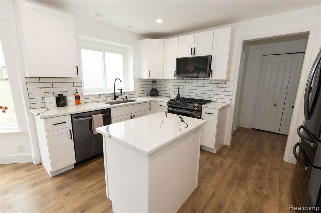 963 LANCASTER Street, Lapeer, MI 48446 — Photo 18