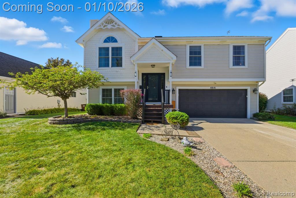 484 Waterbury Court, Belleville, MI 48111 — front exterior