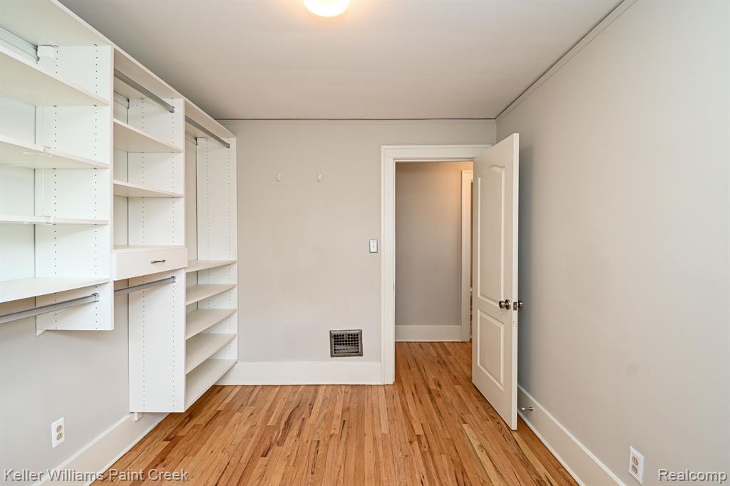 606 N CENTER Street, Royal Oak, MI 48067 — Photo 32