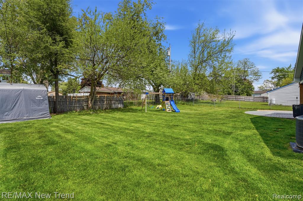 6070 Hackett, Waterford, MI 48327 — Photo 28