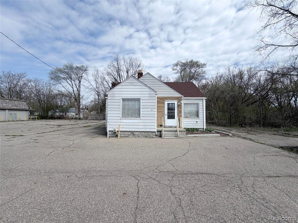 3106 W Pierson Road, Flint, MI 48504