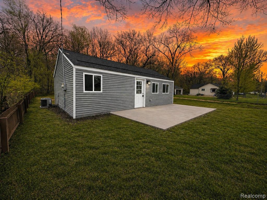 5992 Pickbourne Street, Commerce Twp, MI 48382 — front exterior