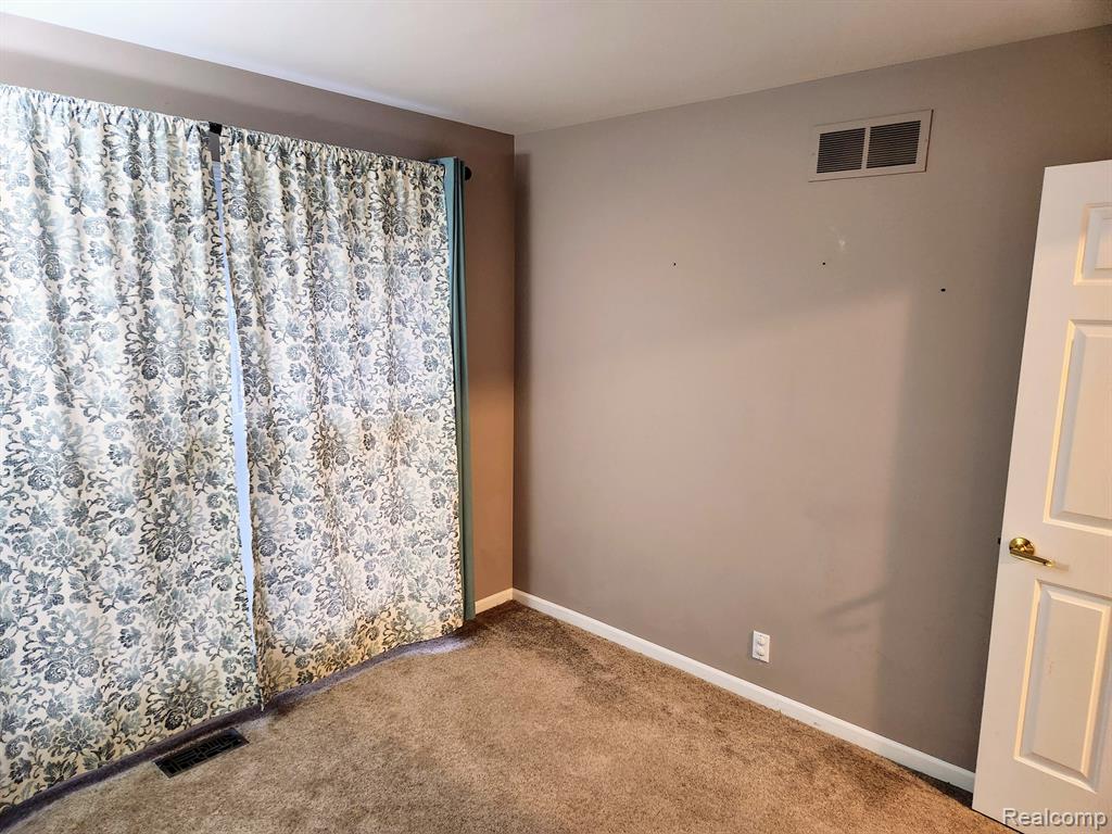 5326 ROYAL VALE Lane, Dearborn, MI 48126 — Photo 12