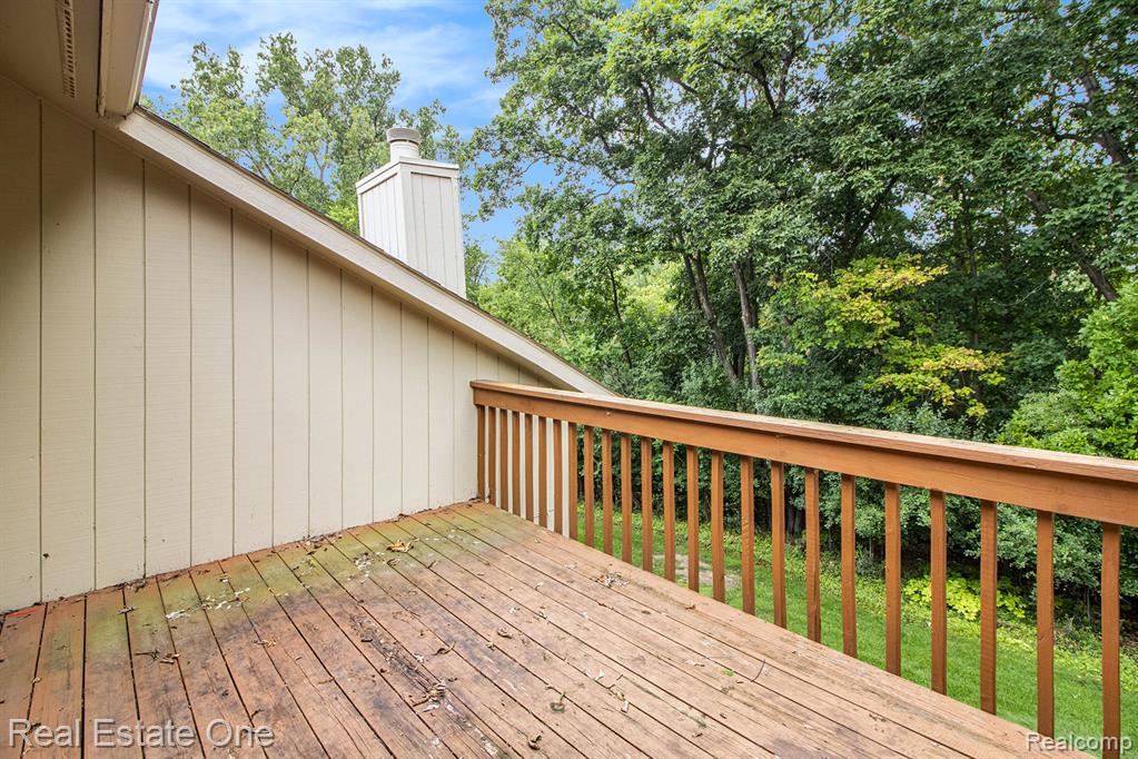 5537 Walnut Circle W, West Bloomfield, MI — Photo 24