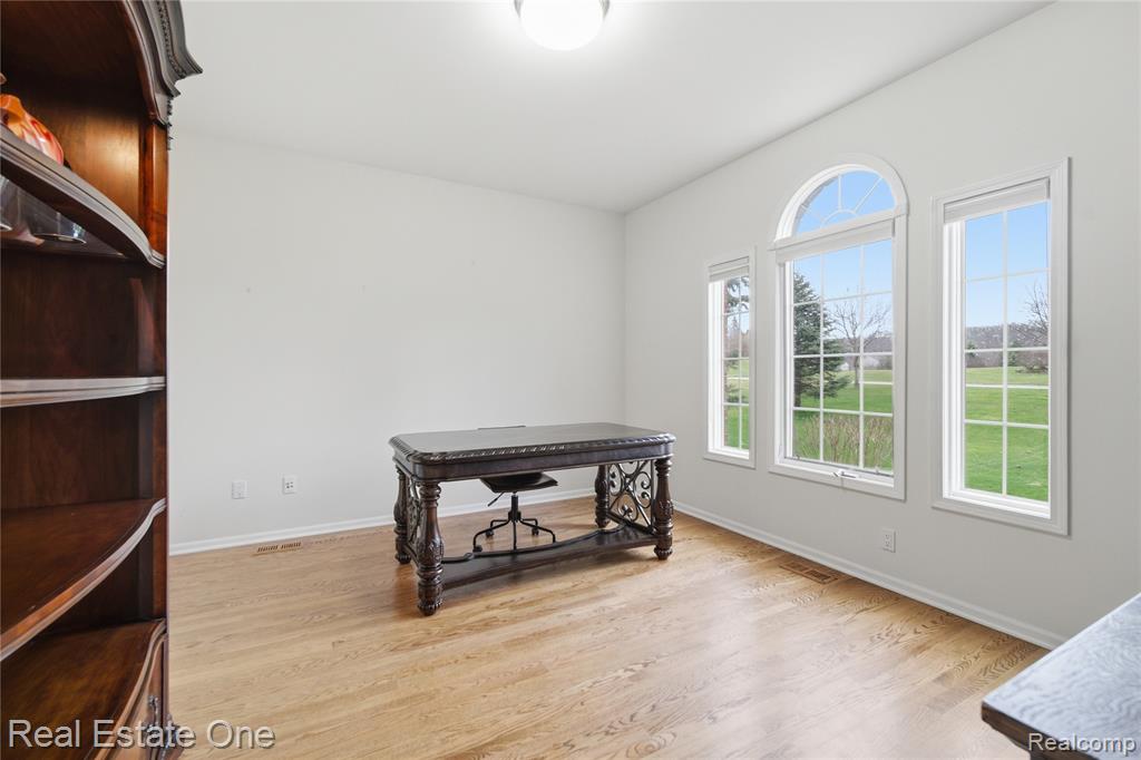 10152 Rosemarie Run, Brighton, MI 48114 — Photo 15